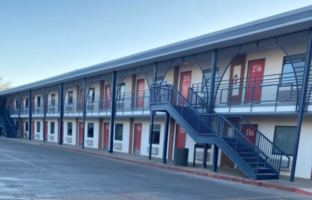 Escape to Elegance: A Luxurious Stay in 311 W Fox St, Carlsbad, NM 88220, United States Blogs at Post Time Inn